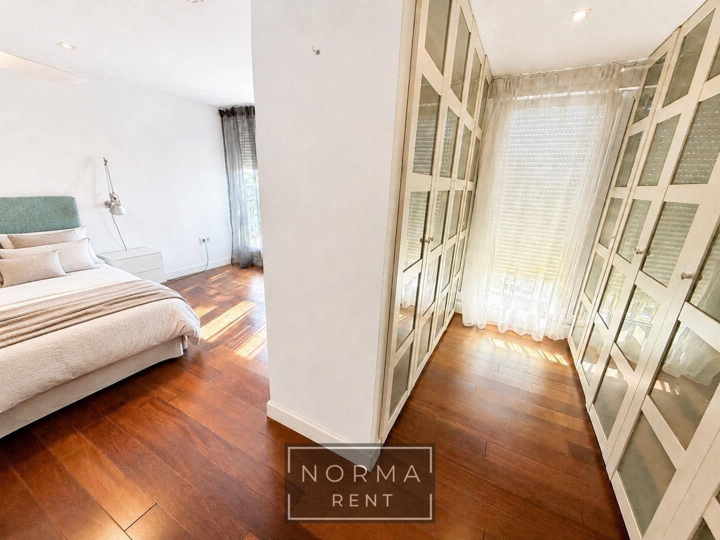 Appartement de 4 chambres à louer à Torrevieja avec piscine garage - 1 950 € (Ref: 9994312)