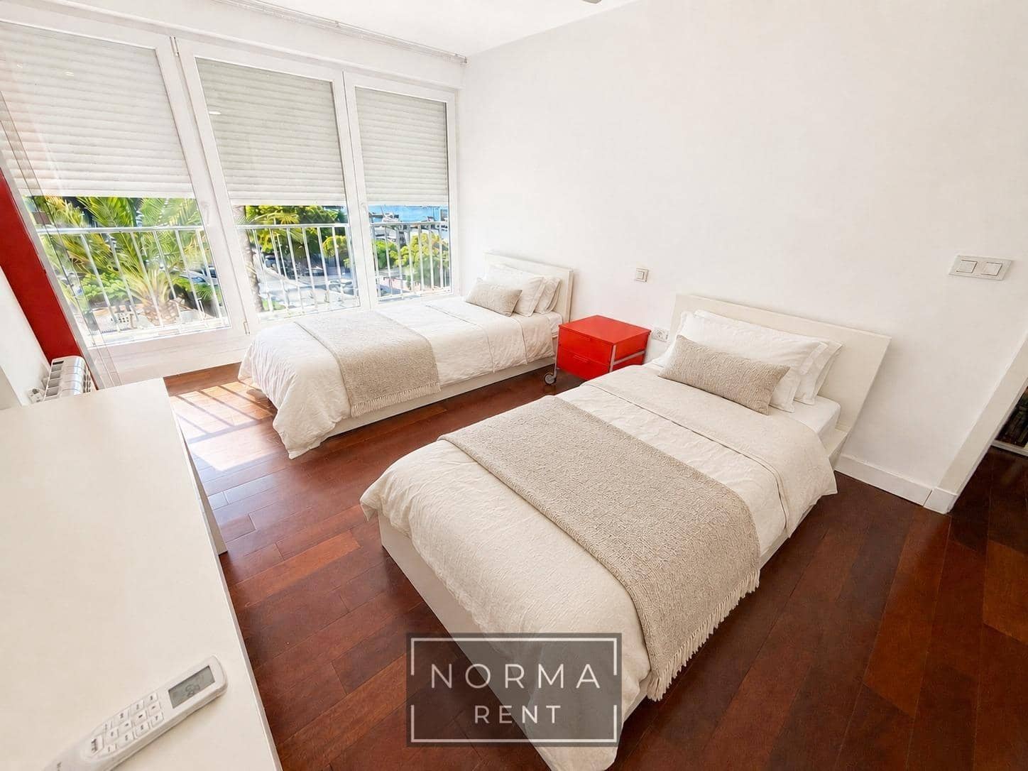 Appartement de 4 chambres à louer à Torrevieja avec piscine garage - 1 950 € (Ref: 9994312)