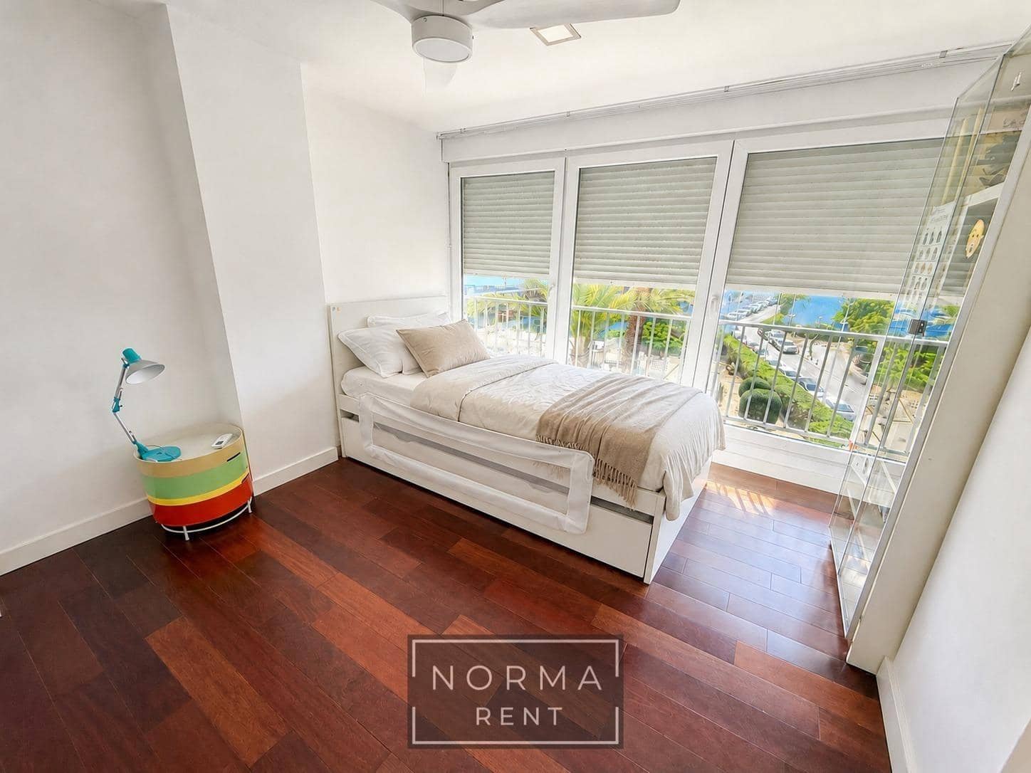 Appartement de 4 chambres à louer à Torrevieja avec piscine garage - 1 950 € (Ref: 9994312)