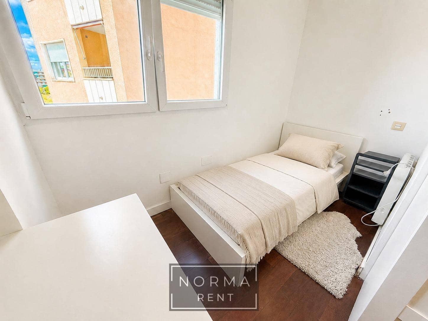 Appartement de 4 chambres à louer à Torrevieja avec piscine garage - 1 950 € (Ref: 9994312)