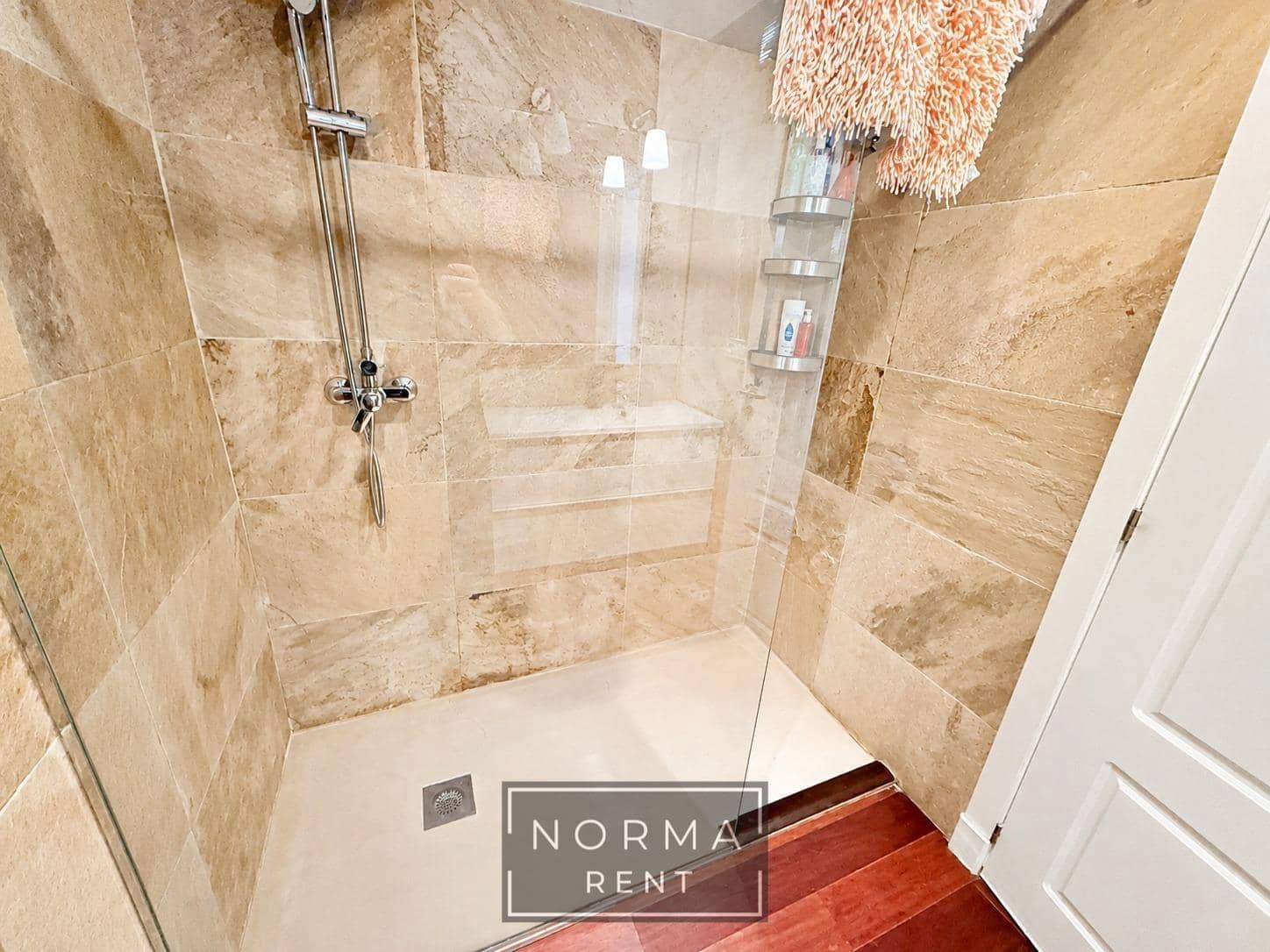 Appartement de 4 chambres à louer à Torrevieja avec piscine garage - 1 950 € (Ref: 9994312)