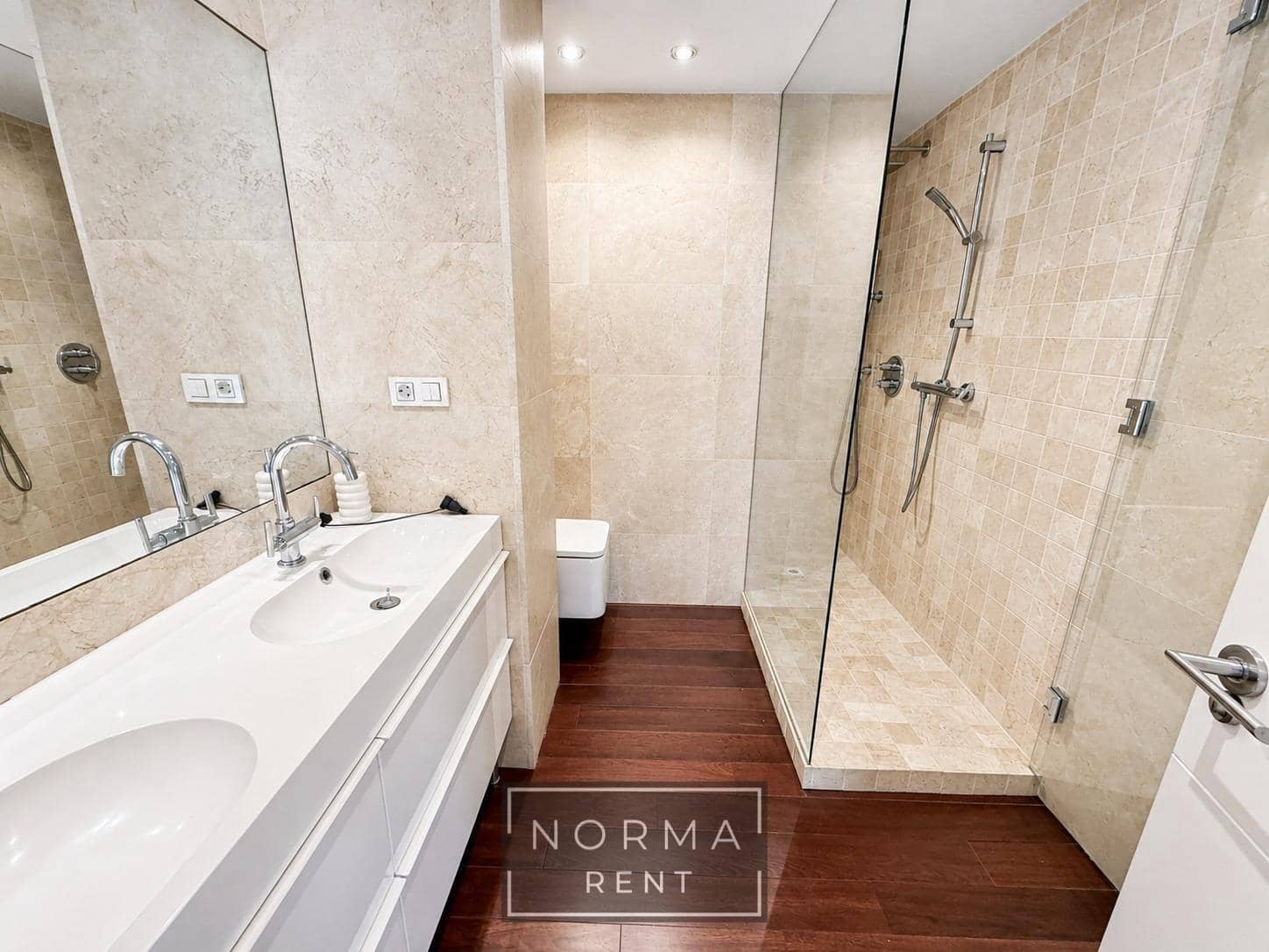 Appartement de 4 chambres à louer à Torrevieja avec piscine garage - 1 950 € (Ref: 9994312)