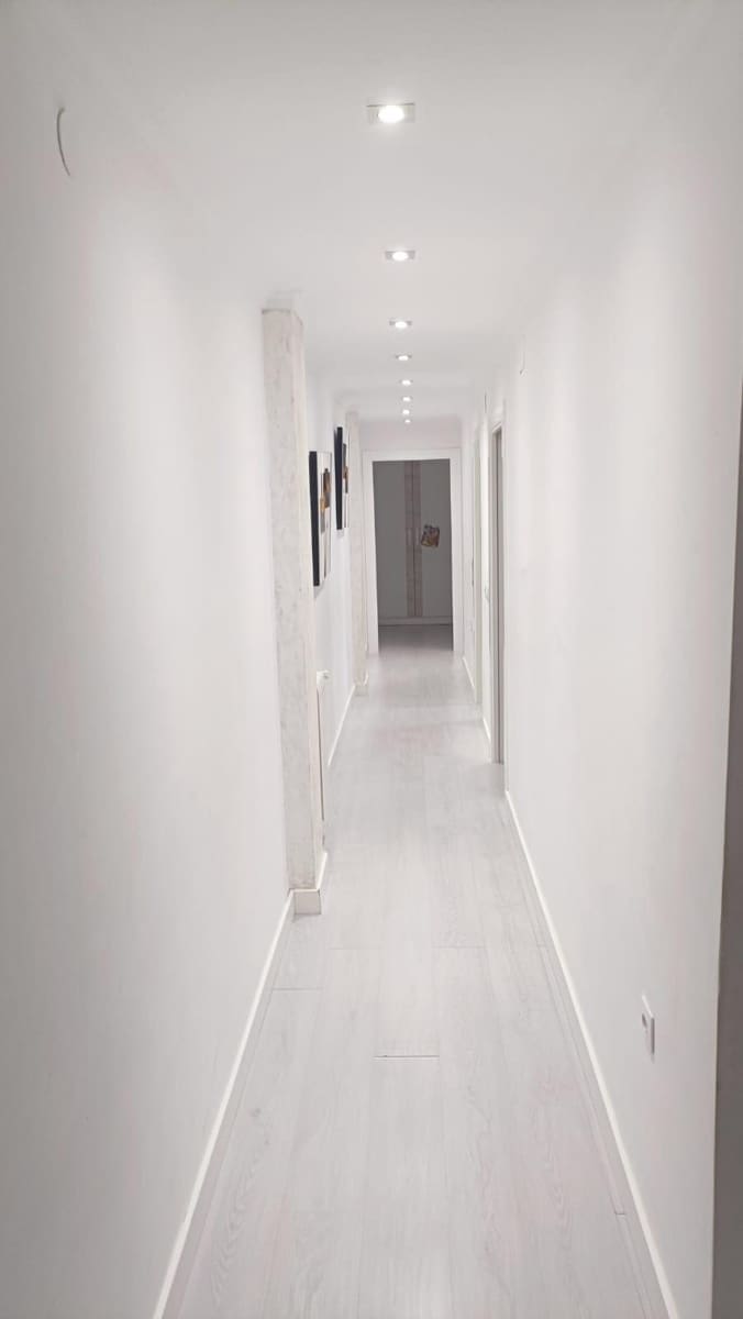 3 bedroom Flat for sale in Albacete city with garage - € 240,000 (Ref: 9723622)