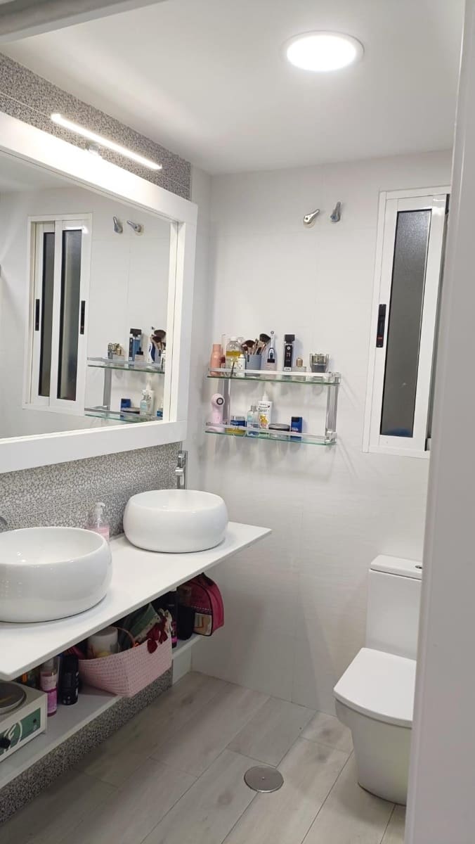 3 bedroom Flat for sale in Albacete city with garage - € 240,000 (Ref: 9723622)