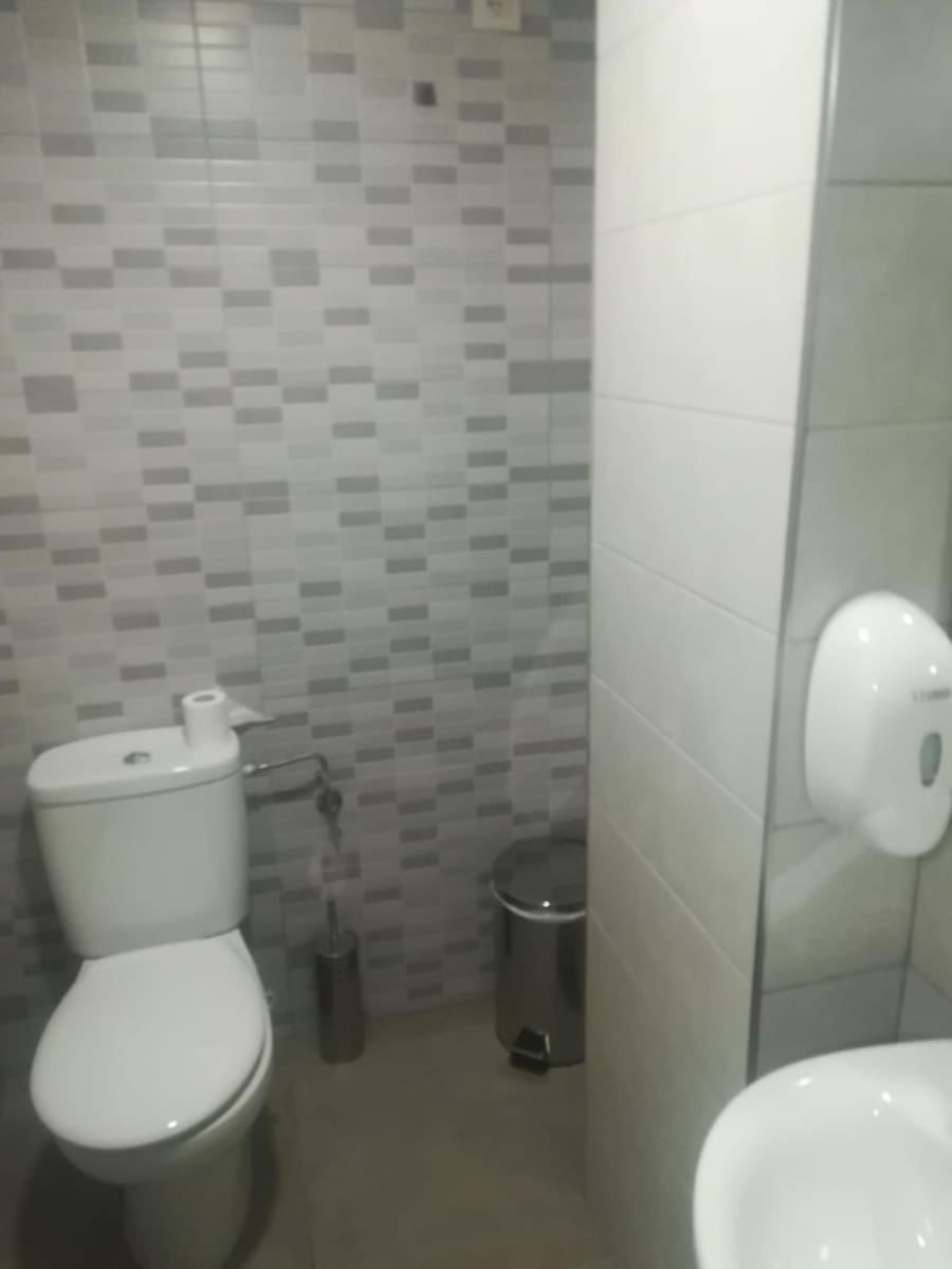 Commercial for sale in Albacete city - € 450,000 (Ref: 9723623)