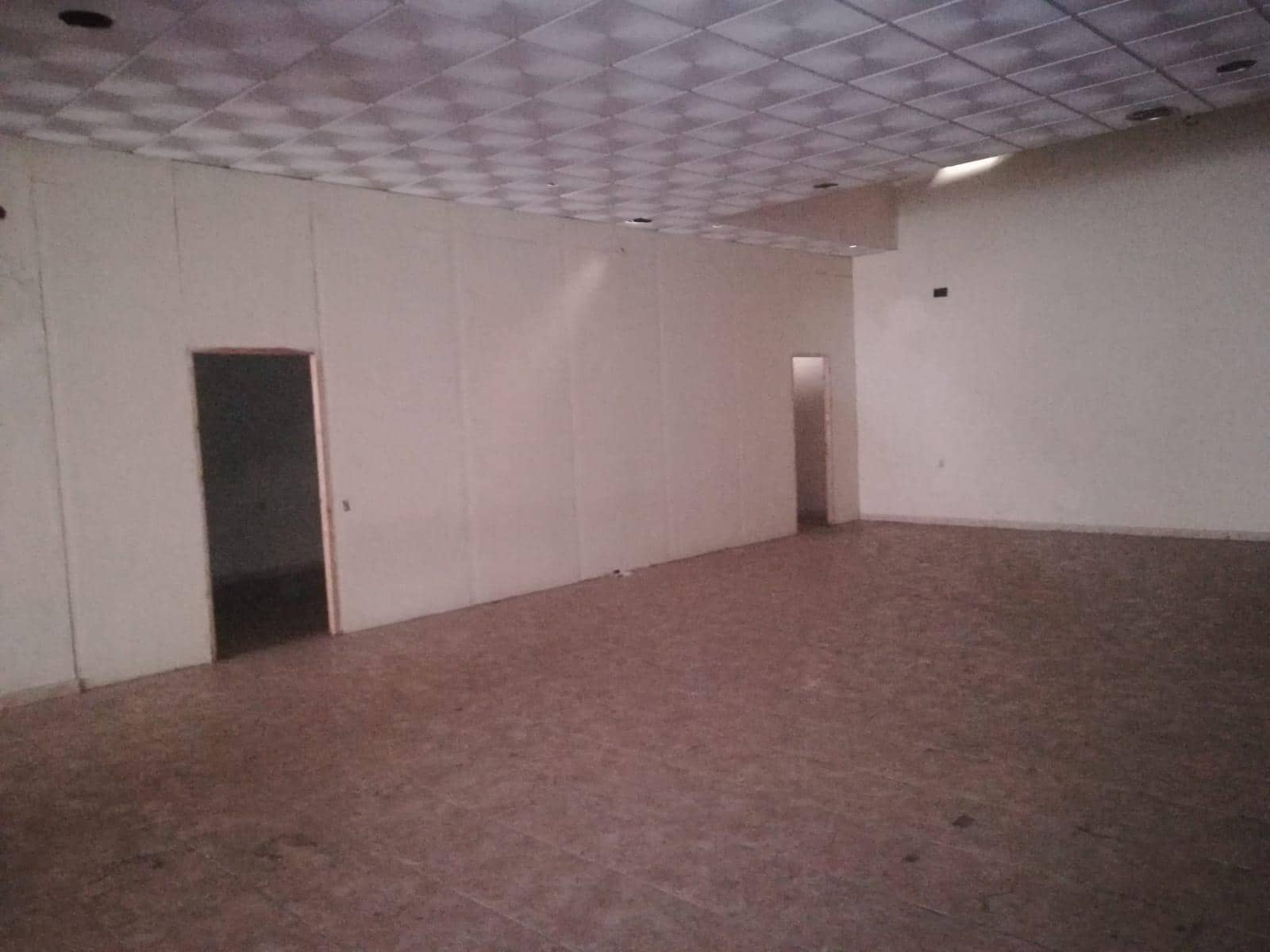 Commercial for sale in Albacete city - € 450,000 (Ref: 9723623)