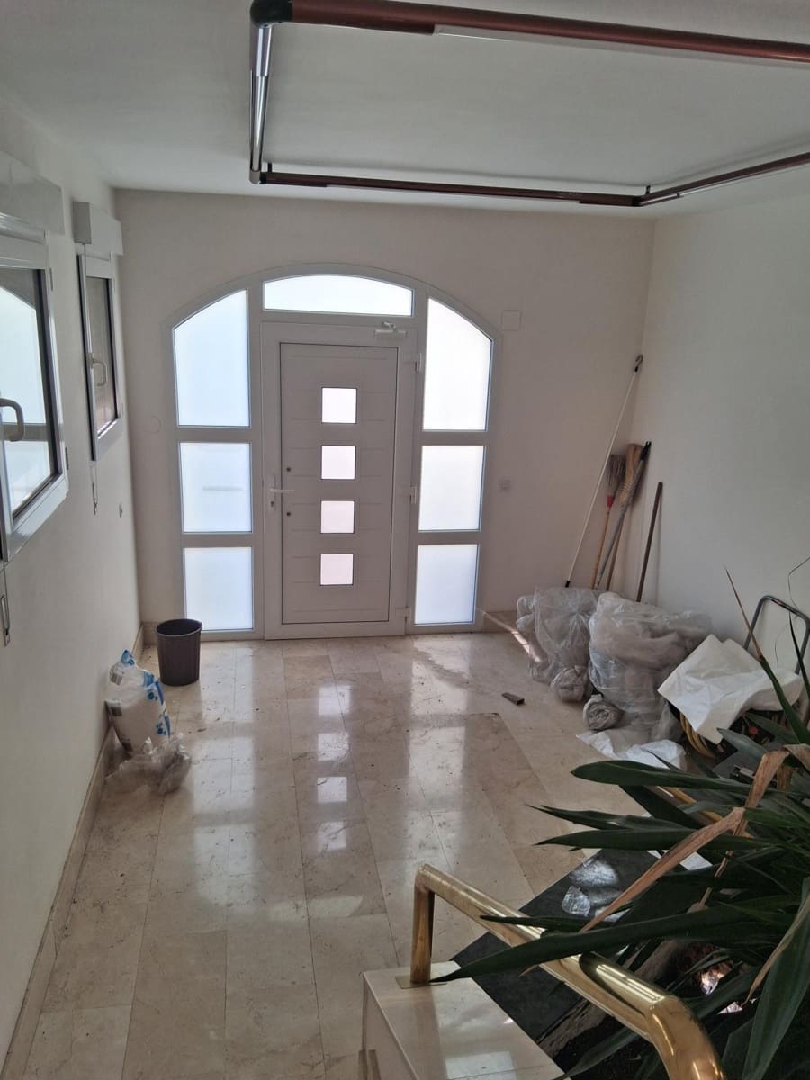 Business for sale in Albacete city with garage - € 1,100,000 (Ref: 9723624)