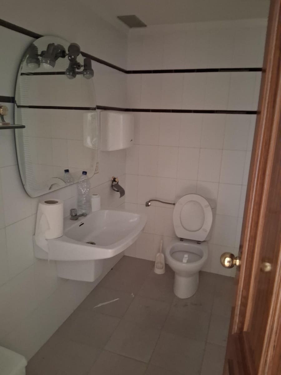 Business for sale in Albacete city with garage - € 1,100,000 (Ref: 9723624)