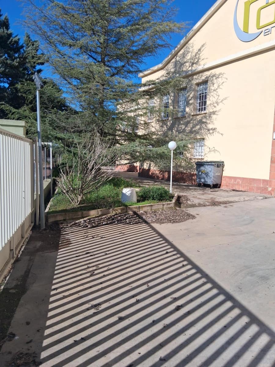 Business for sale in Albacete city with garage - € 1,100,000 (Ref: 9723624)