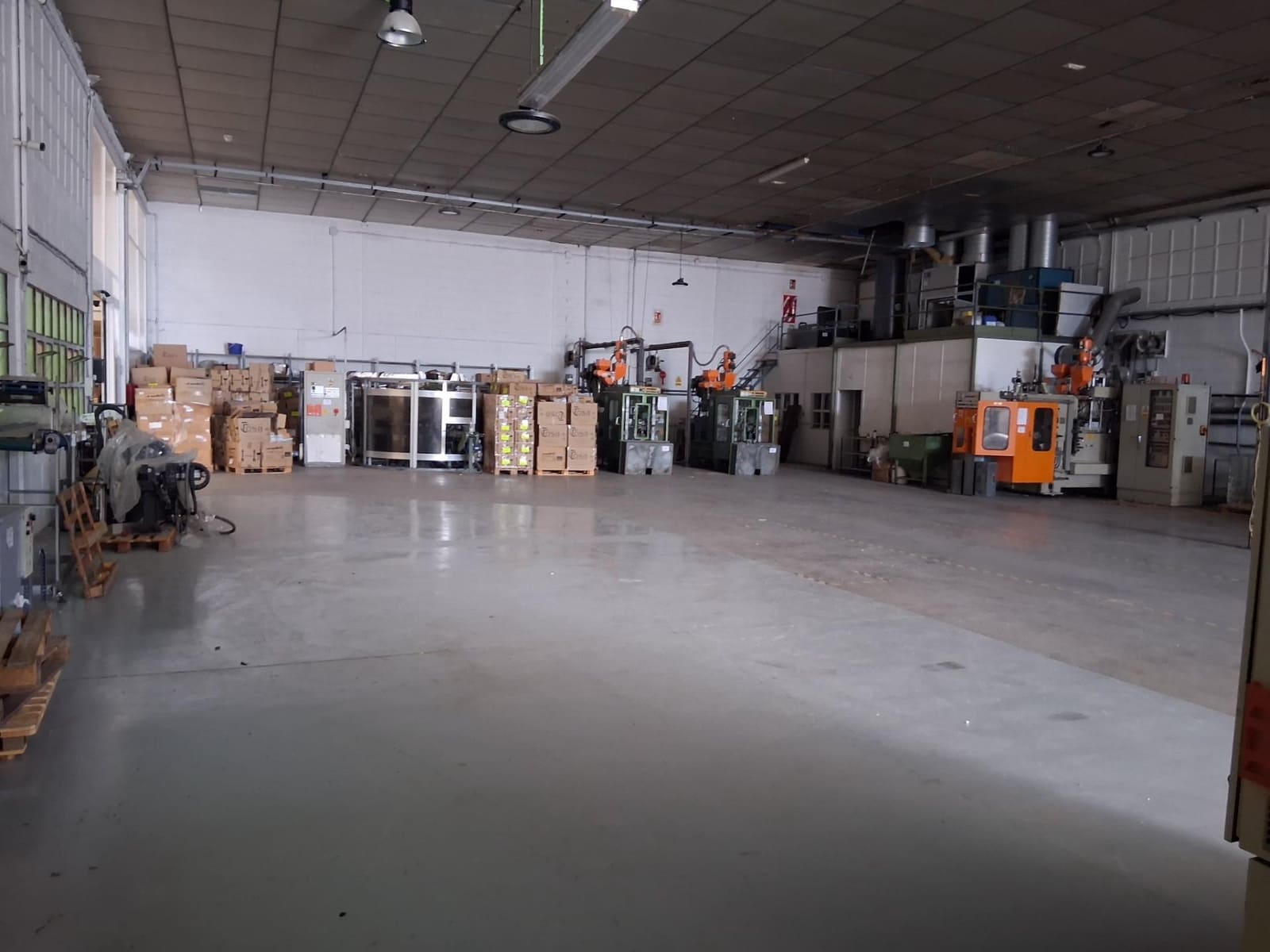 Business for sale in Albacete city with garage - € 1,100,000 (Ref: 9723624)