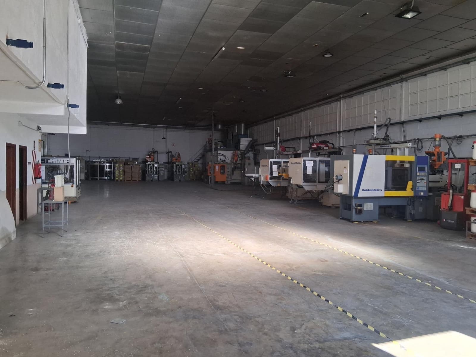 Business for sale in Albacete city with garage - € 1,100,000 (Ref: 9723624)