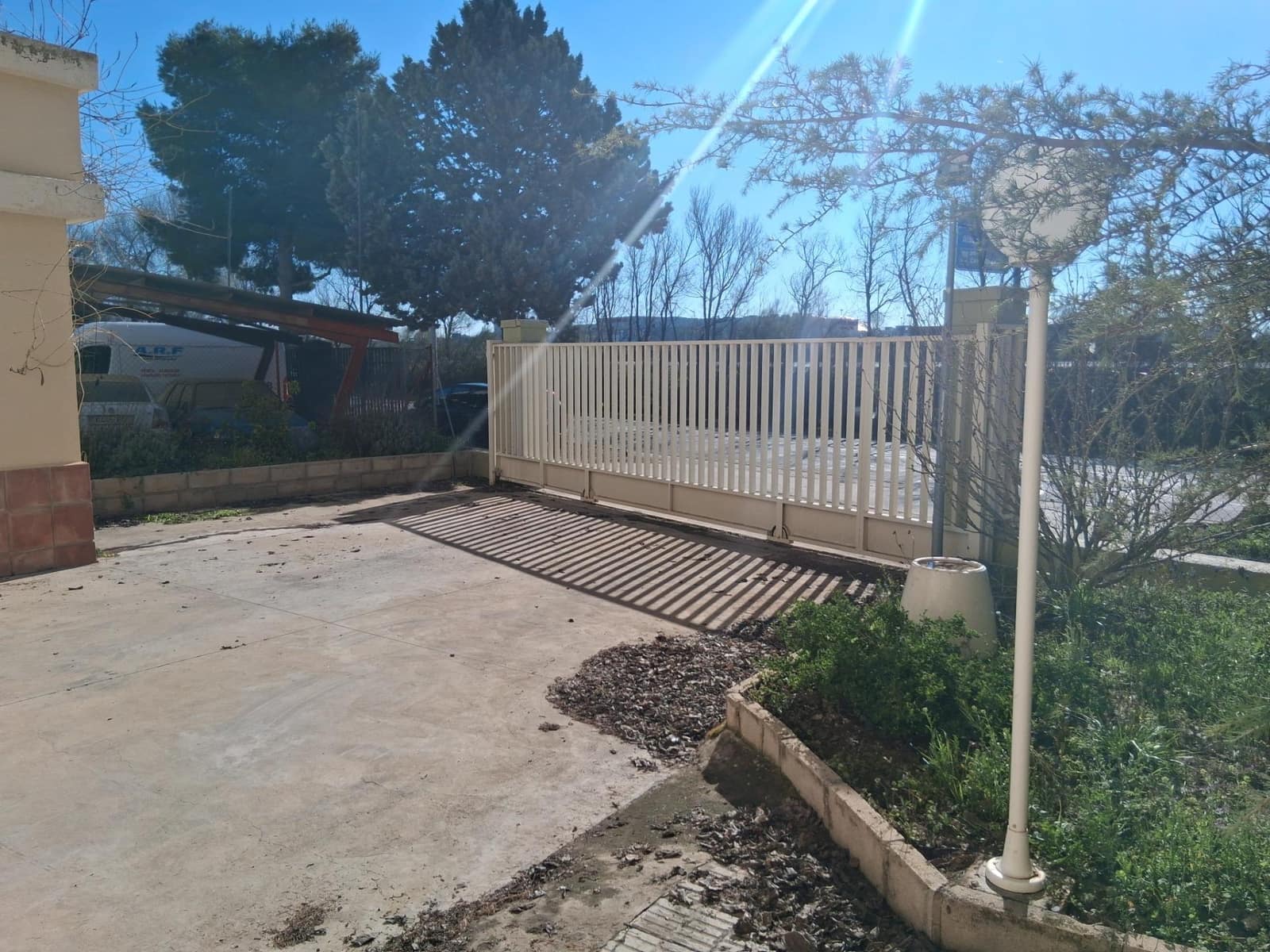 Business for sale in Albacete city with garage - € 1,100,000 (Ref: 9723624)