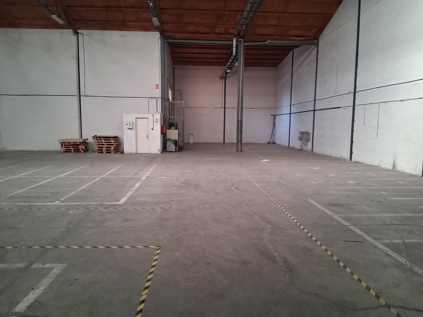 Business for sale in Albacete city with garage - € 1,100,000 (Ref: 9723624)