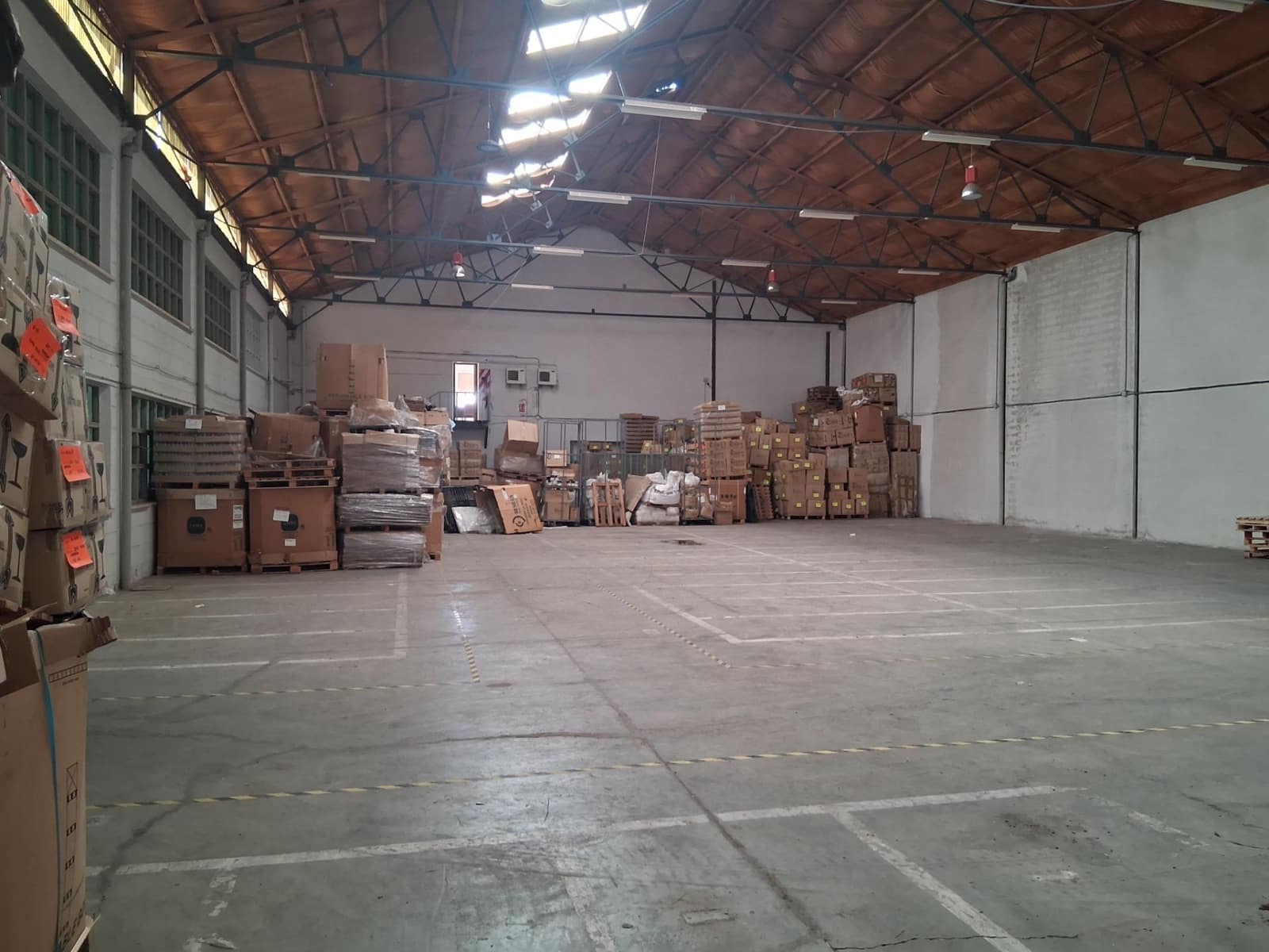 Business for sale in Albacete city with garage - € 1,100,000 (Ref: 9723624)