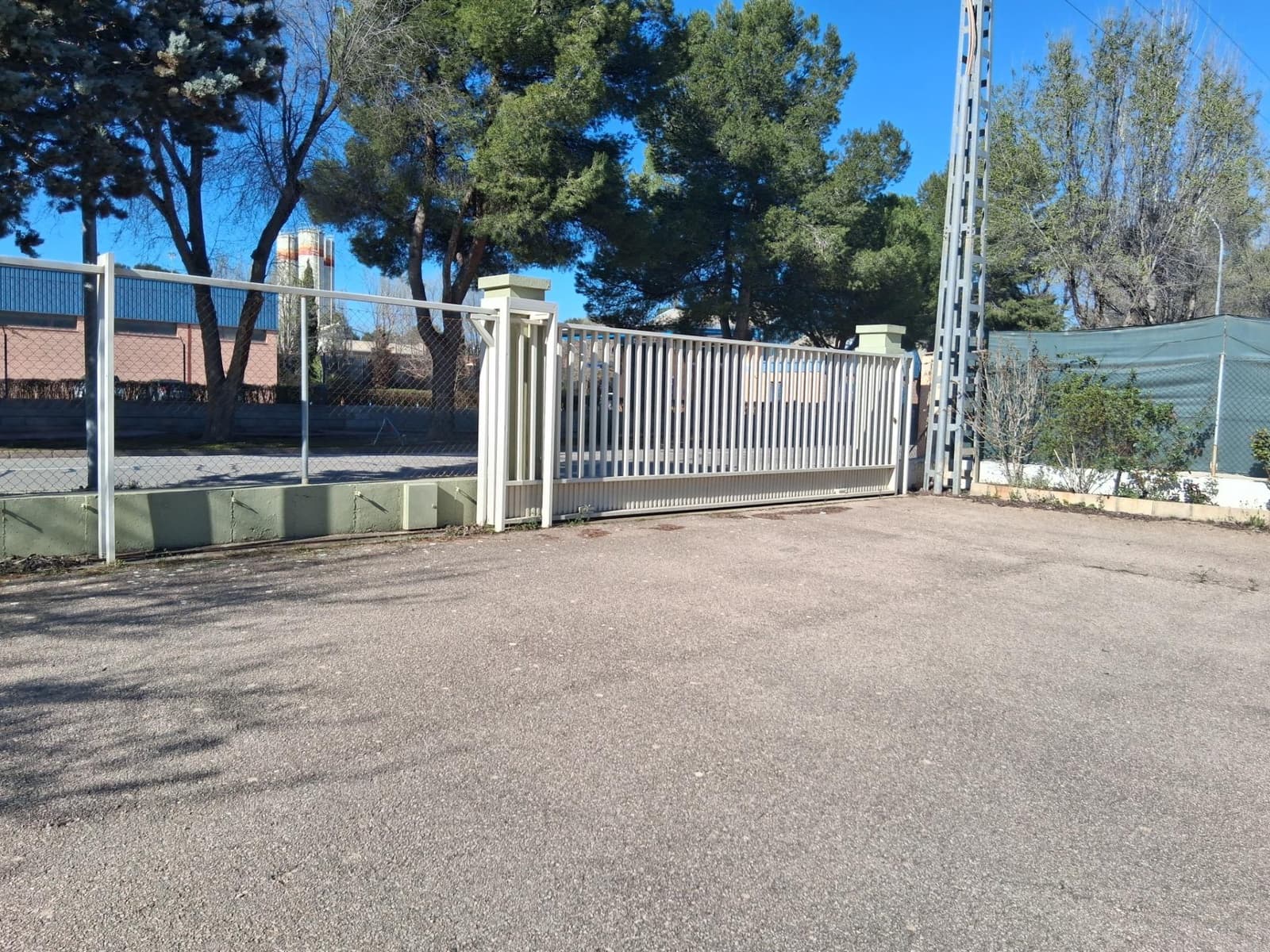 Business for sale in Albacete city with garage - € 1,100,000 (Ref: 9723624)