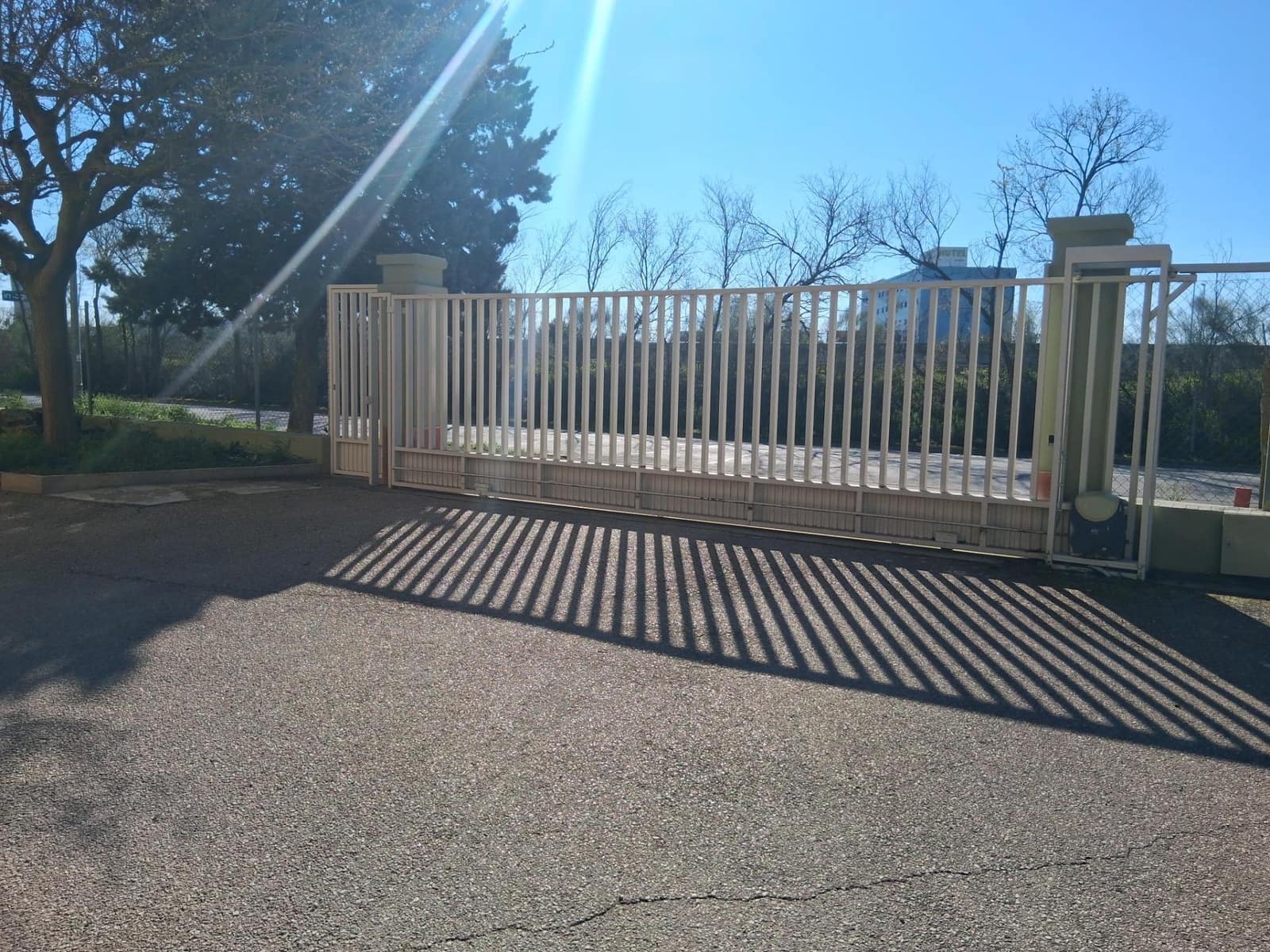 Business for sale in Albacete city with garage - € 1,100,000 (Ref: 9723624)