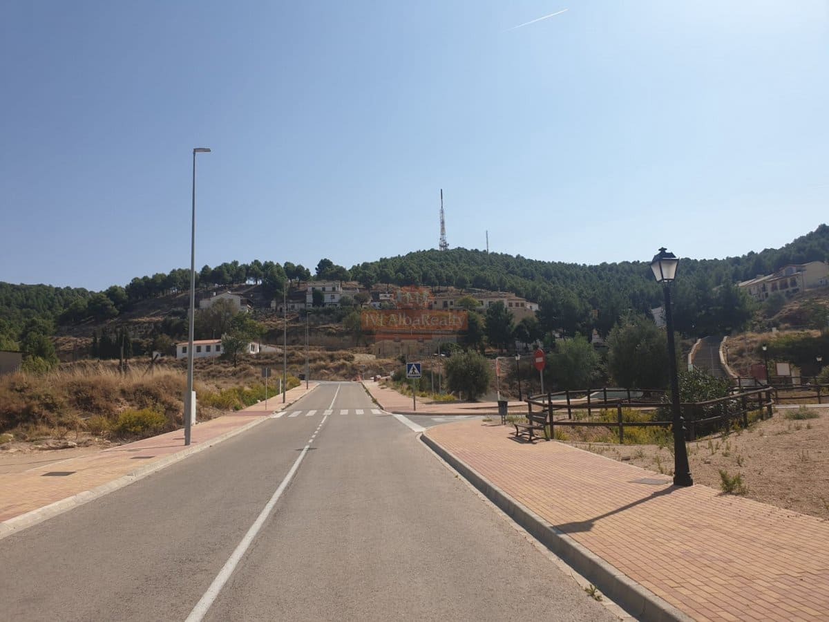 Building Plot for sale in Chinchilla de Monte-Aragon - € 44,928 (Ref: 9723625)