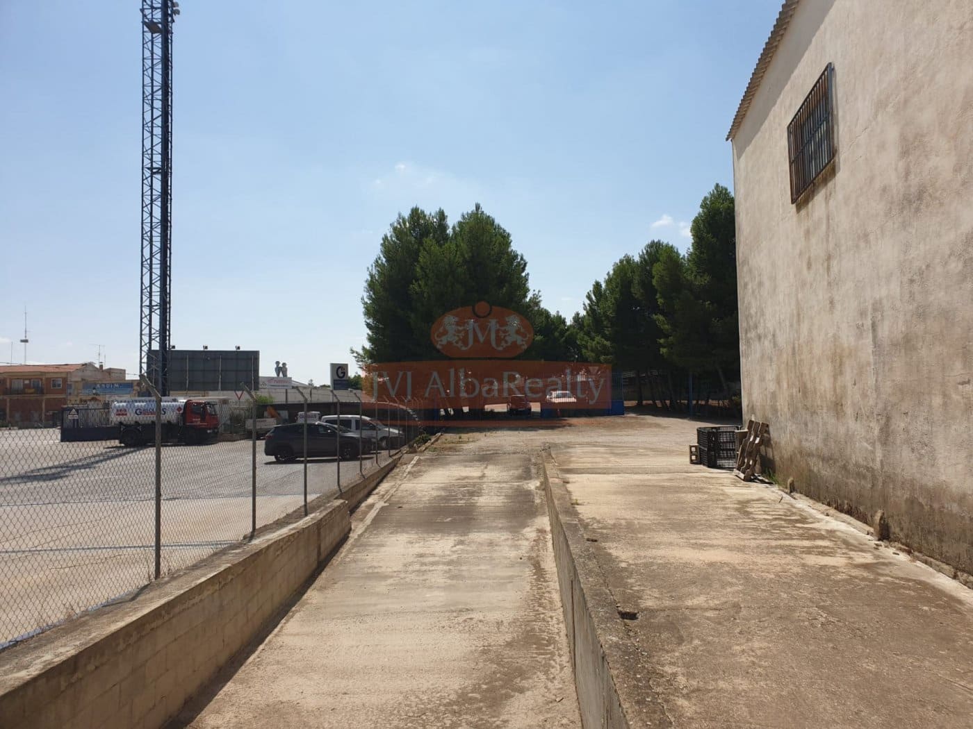 Business for sale in Albacete city - € 300,000 (Ref: 9723626)