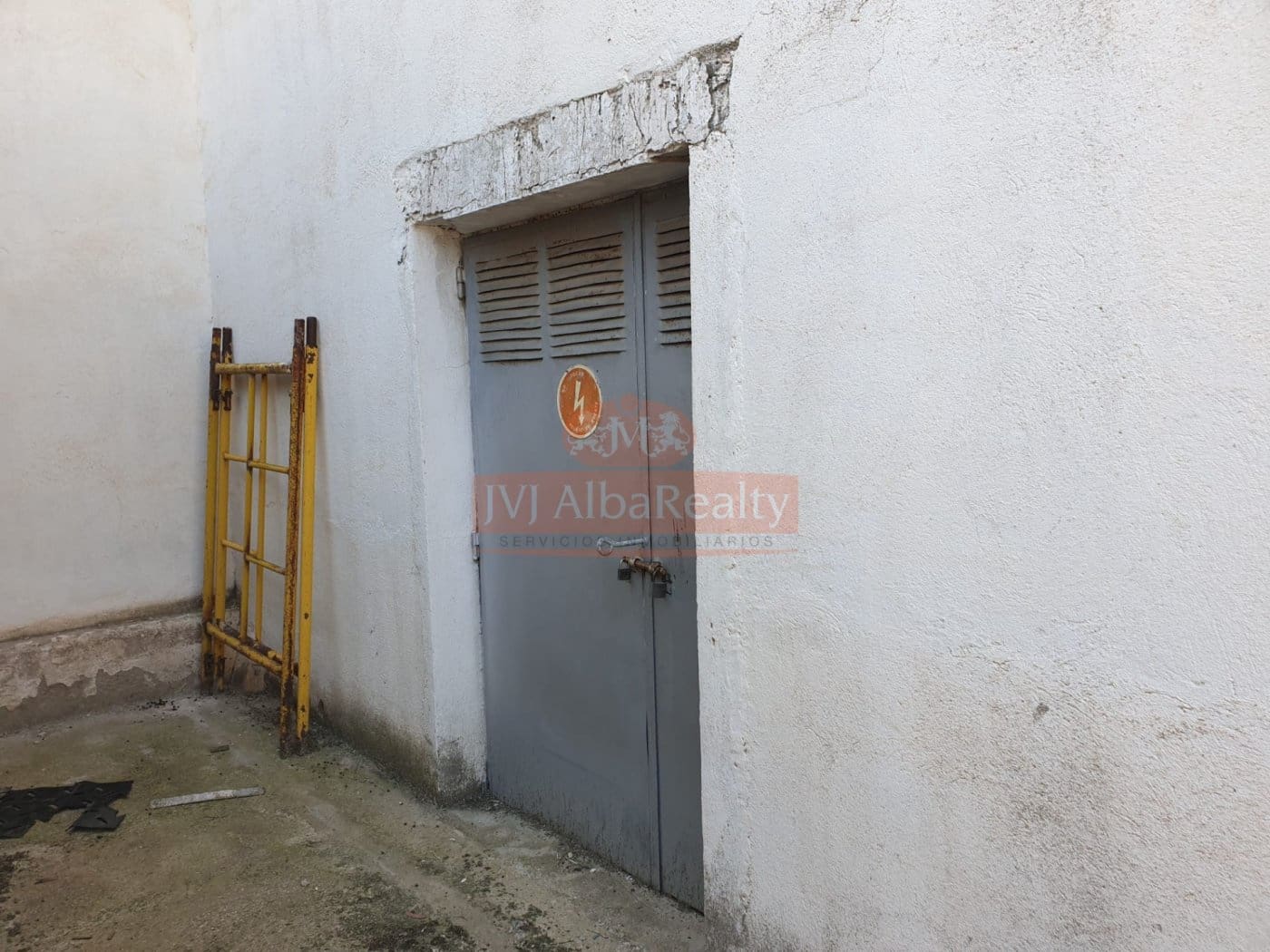 Business for sale in Albacete city - € 300,000 (Ref: 9723626)