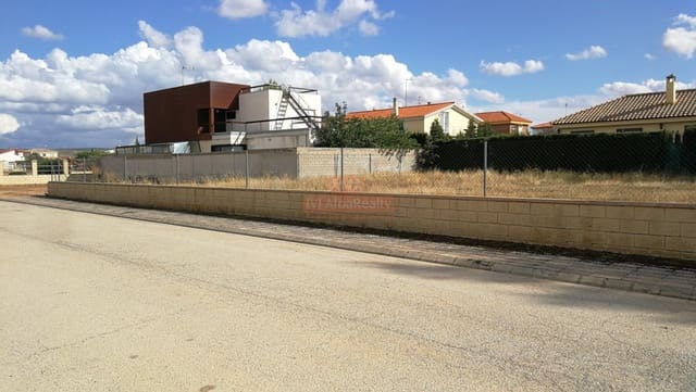 Building Plot for sale in Chinchilla de Monte-Aragón - € 100,000 (Ref: 9723632)