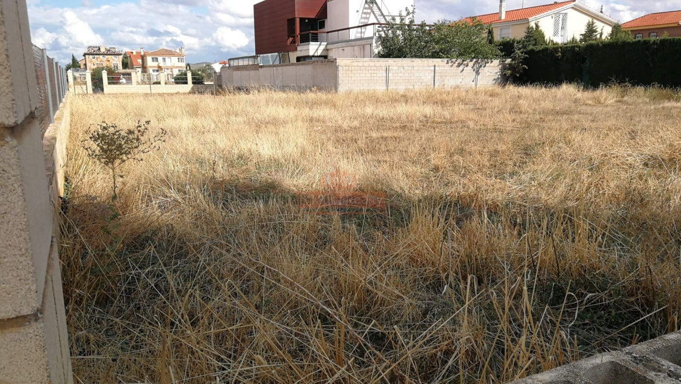 Building Plot for sale in Chinchilla de Monte-Aragon - € 100,000 (Ref: 9723632)
