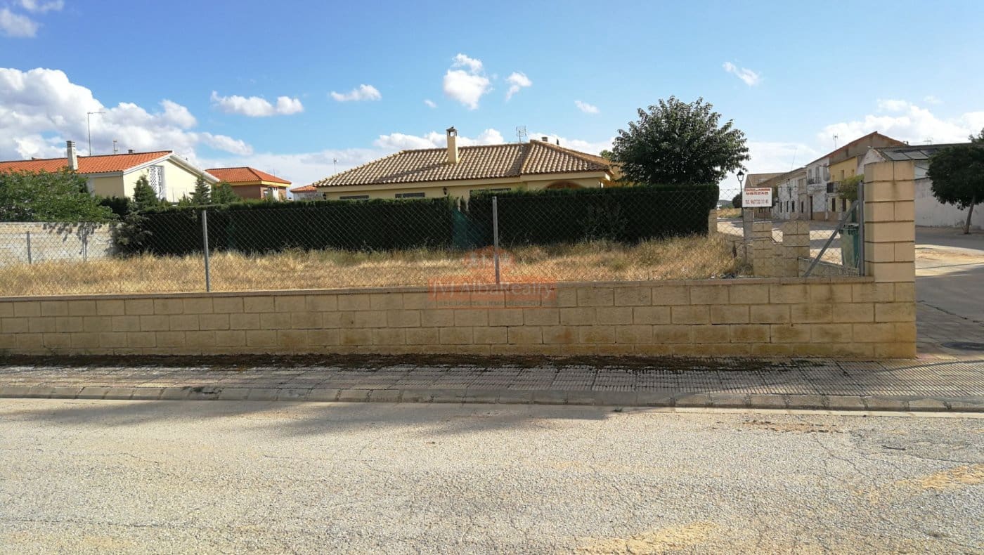 Building Plot for sale in Chinchilla de Monte-Aragon - € 100,000 (Ref: 9723632)