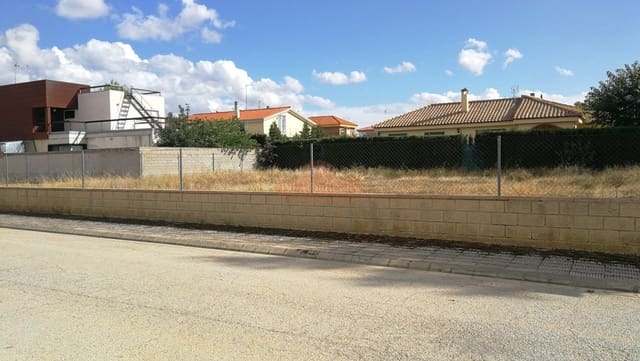 Building Plot for sale in Chinchilla de Monte-Aragón - € 100,000 (Ref: 9723632)