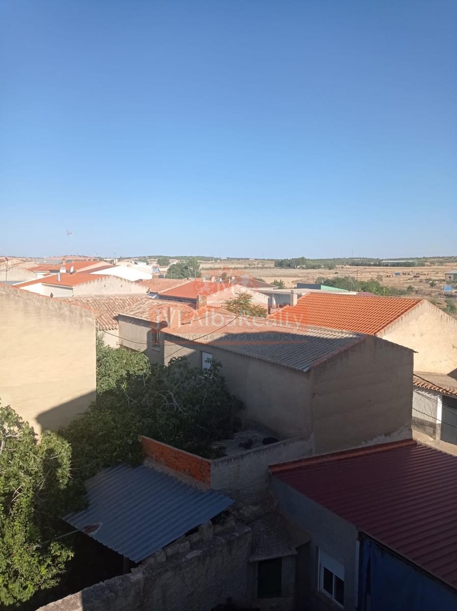 5 bedroom Flat for sale in San Pedro with garage - € 175,000 (Ref: 9723636)