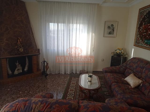 5 bedroom Flat for sale in San Pedro with garage - € 175,000 (Ref: 9723636)