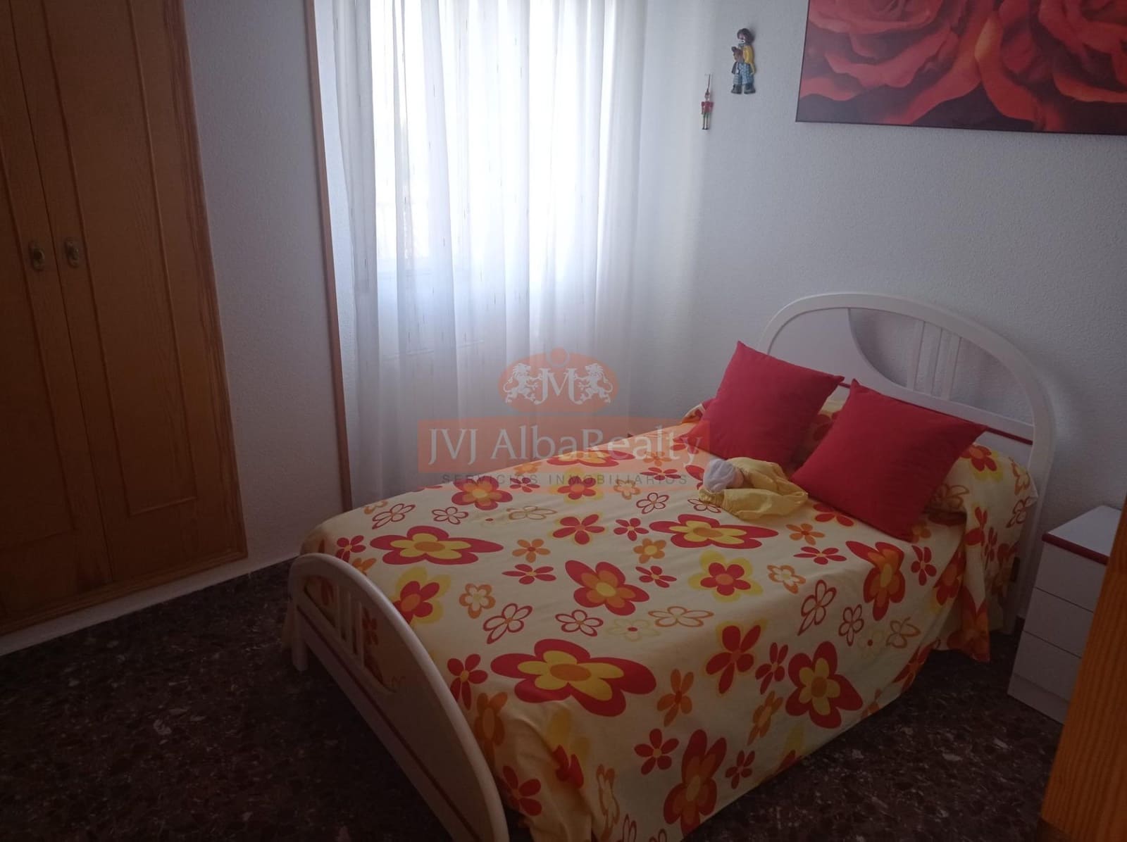 5 bedroom Flat for sale in San Pedro with garage - € 175,000 (Ref: 9723636)