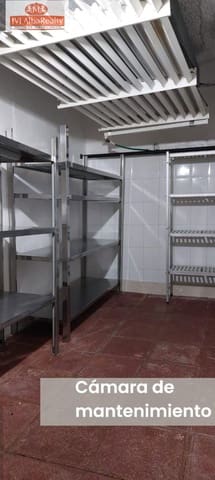 Komercyjne na sprzedaż w Miasto Albacete z garażem - 980 000 € (Ref: 9723640)