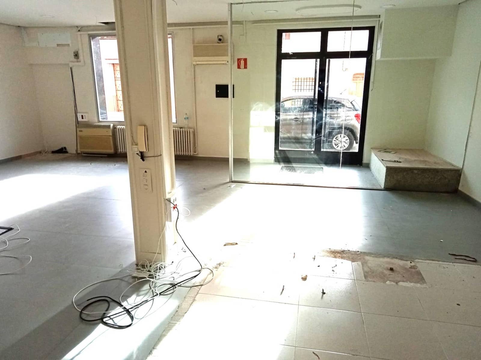 Commercial for sale in La Gineta - € 83,000 (Ref: 9723642)