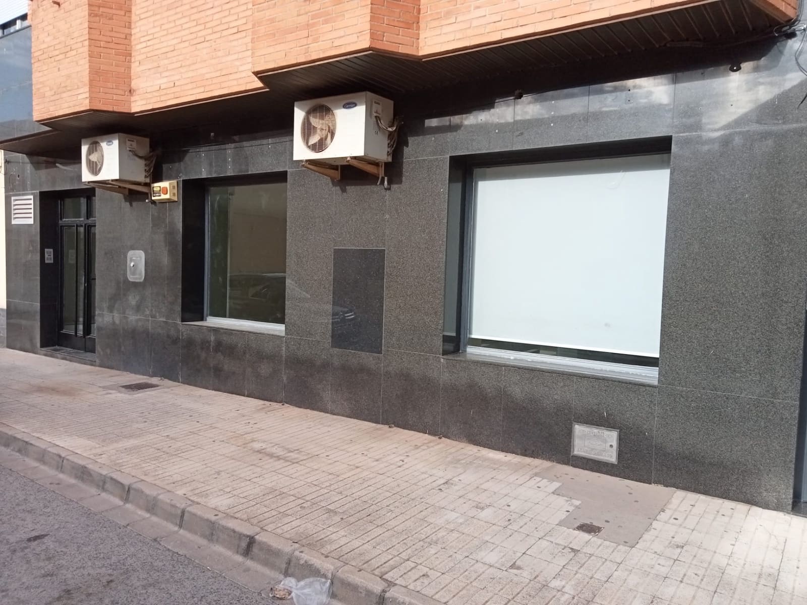 Commercial for sale in La Gineta - € 83,000 (Ref: 9723642)