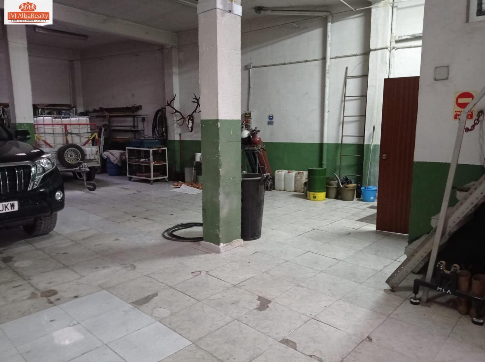 Commercial for sale in Albacete city - € 130,000 (Ref: 9723643)