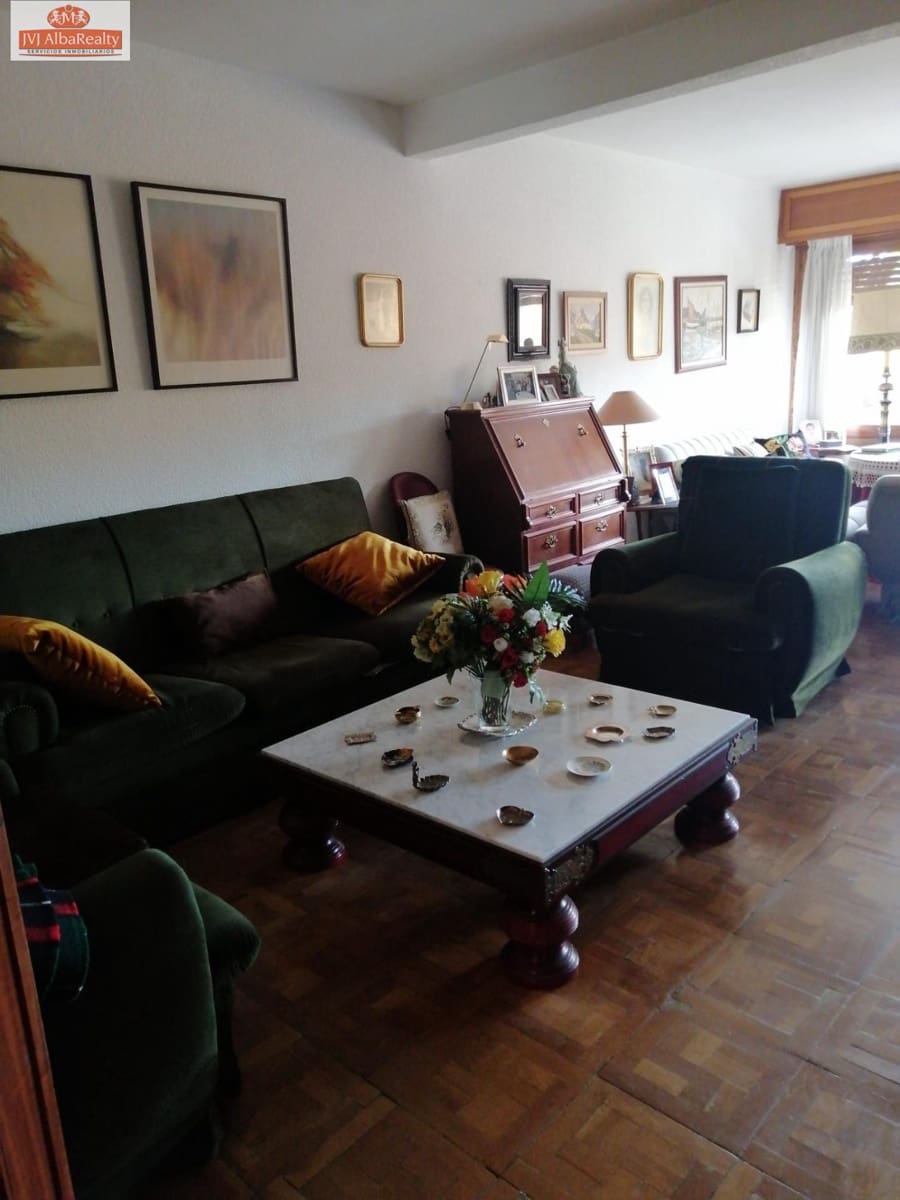 5 bedroom Flat for sale in Albacete city with garage - € 537,000 (Ref: 9723645)