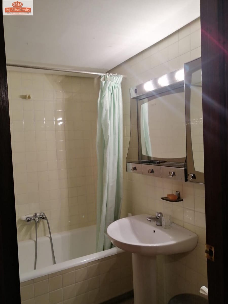 5 bedroom Flat for sale in Albacete city with garage - € 537,000 (Ref: 9723645)