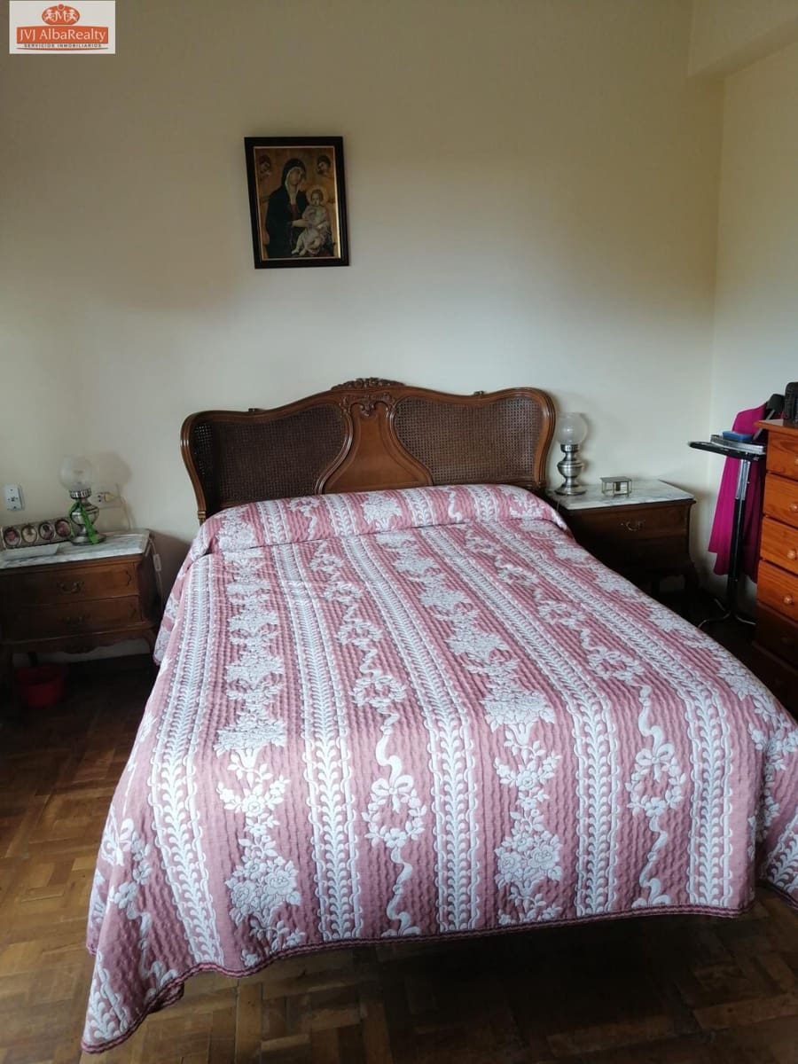 5 bedroom Flat for sale in Albacete city with garage - € 537,000 (Ref: 9723645)