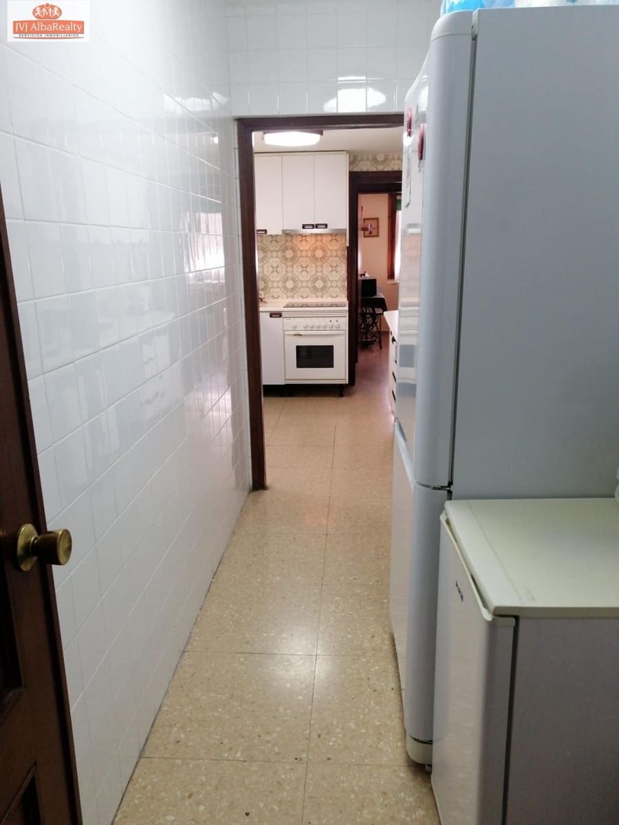 5 bedroom Flat for sale in Albacete city with garage - € 537,000 (Ref: 9723645)