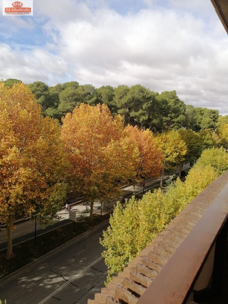 5 bedroom Flat for sale in Albacete city with garage - € 537,000 (Ref: 9723645)