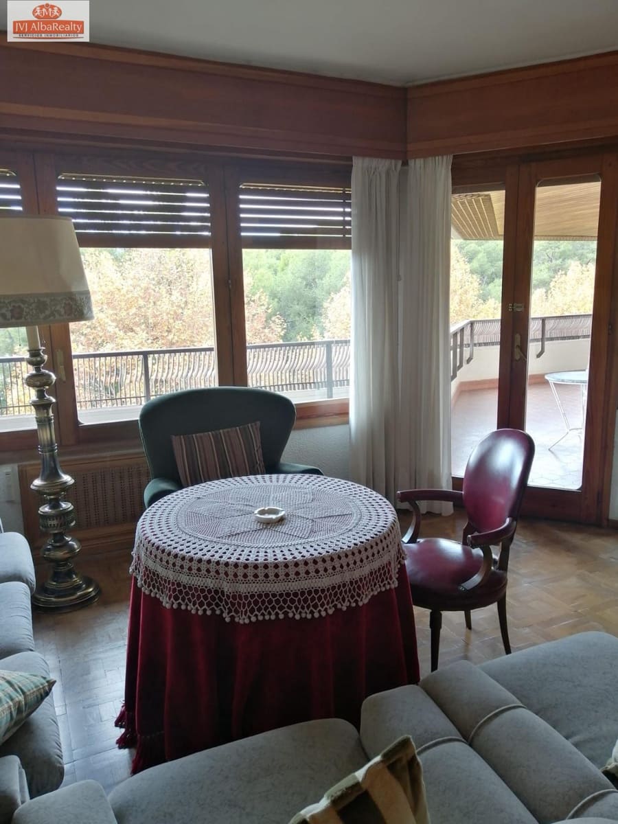 5 bedroom Flat for sale in Albacete city with garage - € 537,000 (Ref: 9723645)