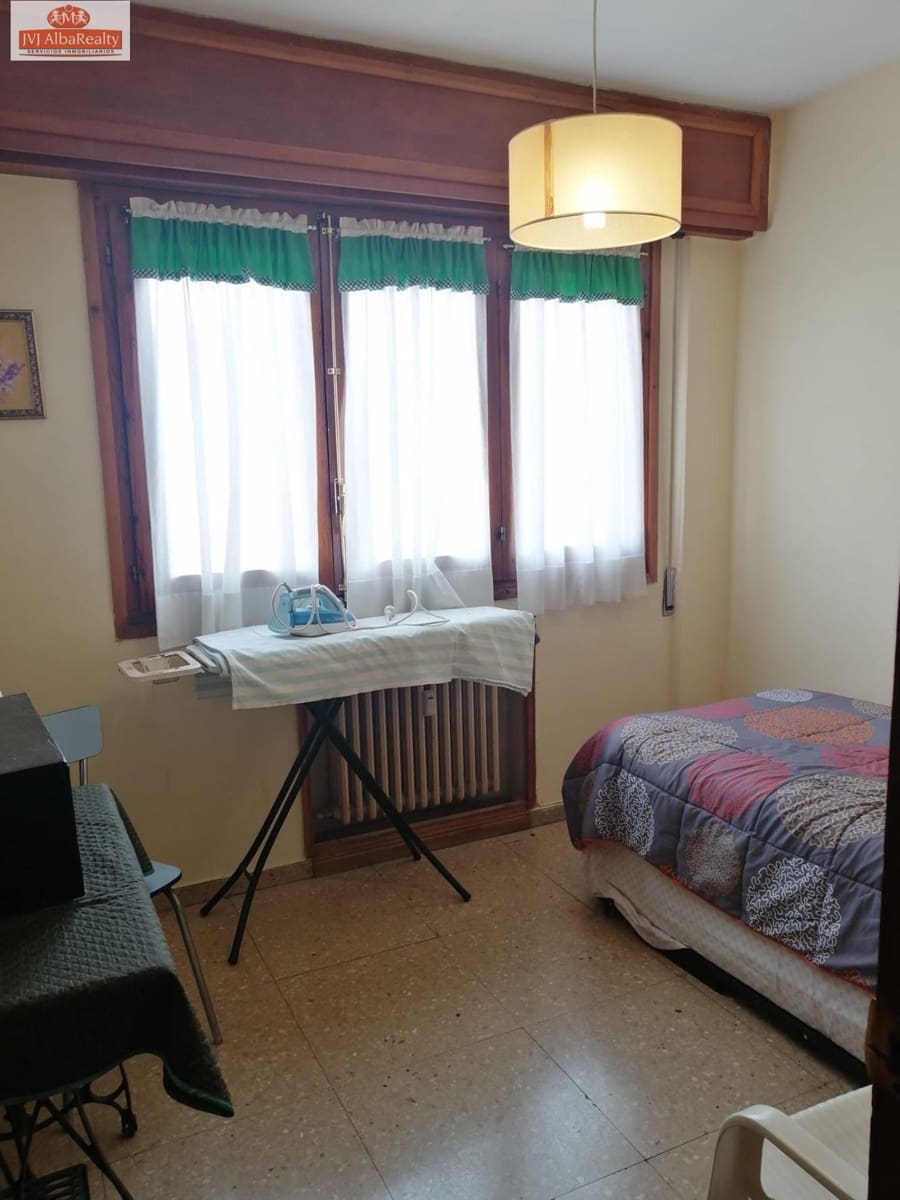 5 bedroom Flat for sale in Albacete city with garage - € 537,000 (Ref: 9723645)