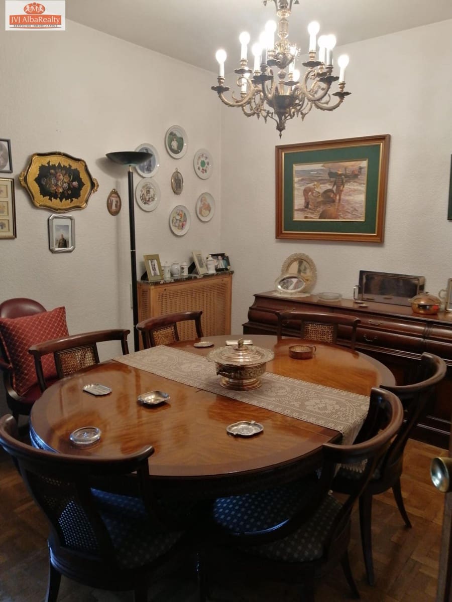 5 bedroom Flat for sale in Albacete city with garage - € 537,000 (Ref: 9723645)