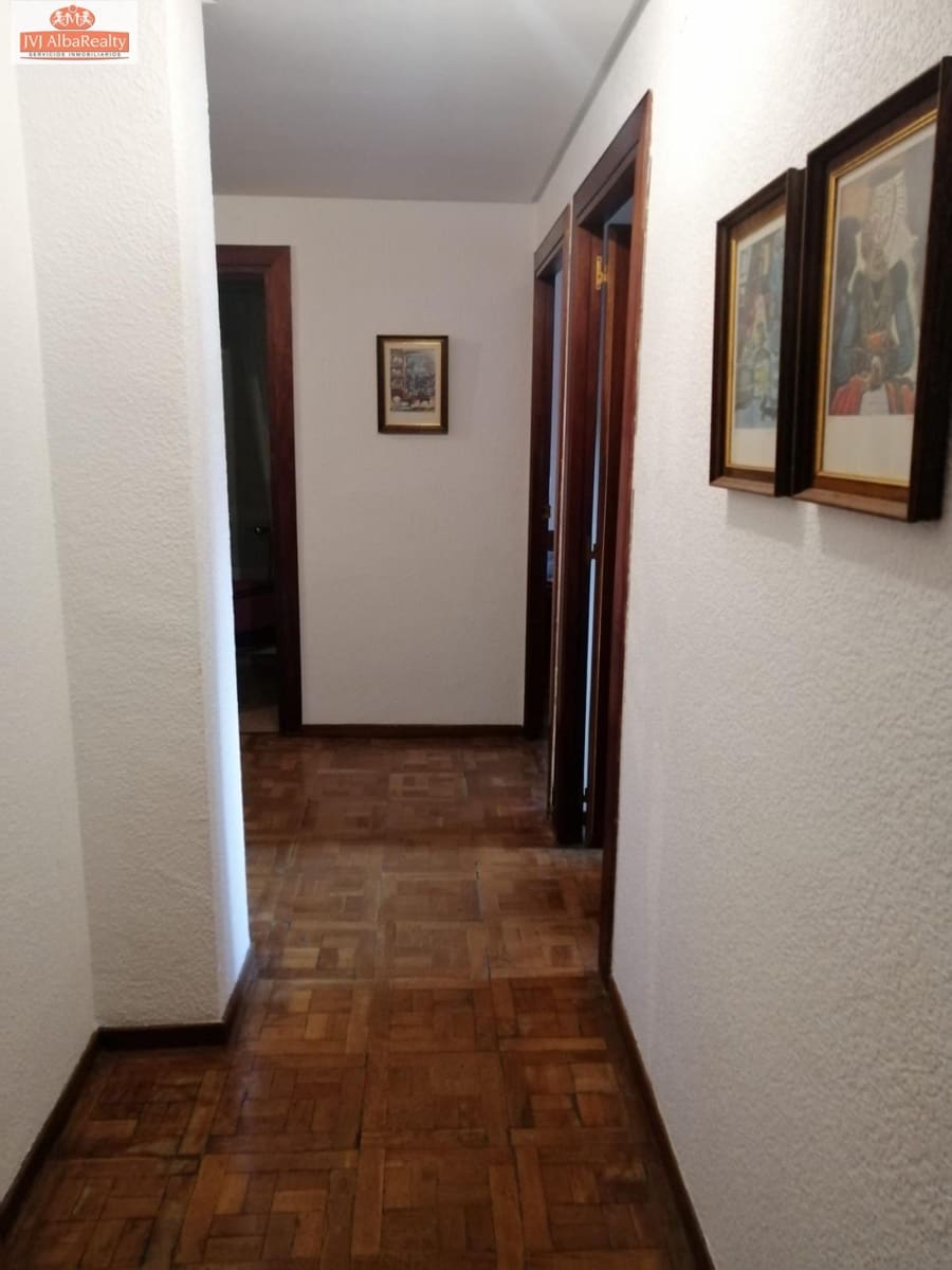 5 bedroom Flat for sale in Albacete city with garage - € 537,000 (Ref: 9723645)