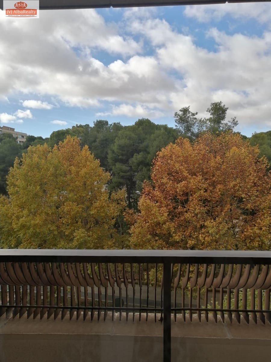 5 bedroom Flat for sale in Albacete city with garage - € 537,000 (Ref: 9723645)