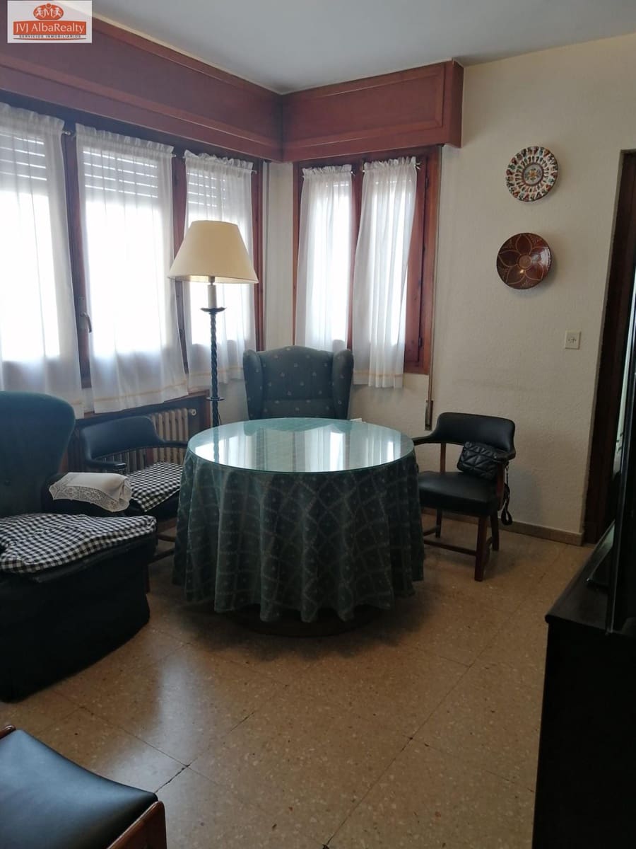 5 bedroom Flat for sale in Albacete city with garage - € 537,000 (Ref: 9723645)