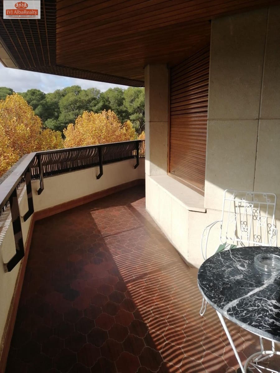 5 bedroom Flat for sale in Albacete city with garage - € 537,000 (Ref: 9723645)