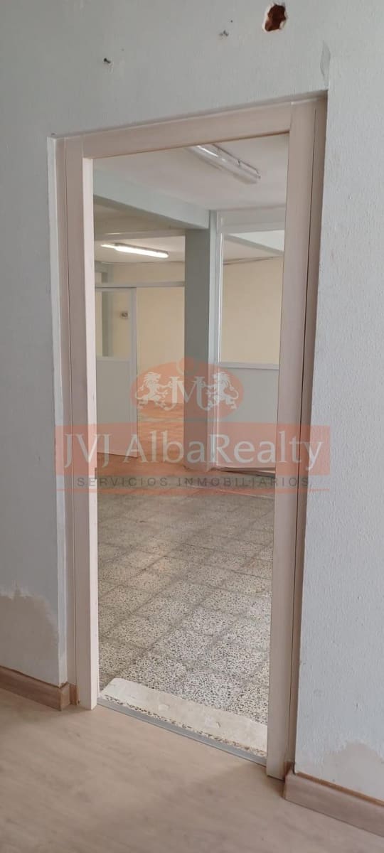 Commercial for sale in Albacete city - € 750,000 (Ref: 9723646)