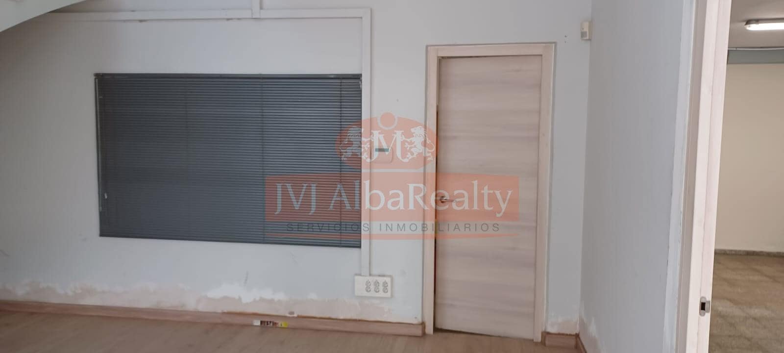 Commercial for sale in Albacete city - € 750,000 (Ref: 9723646)