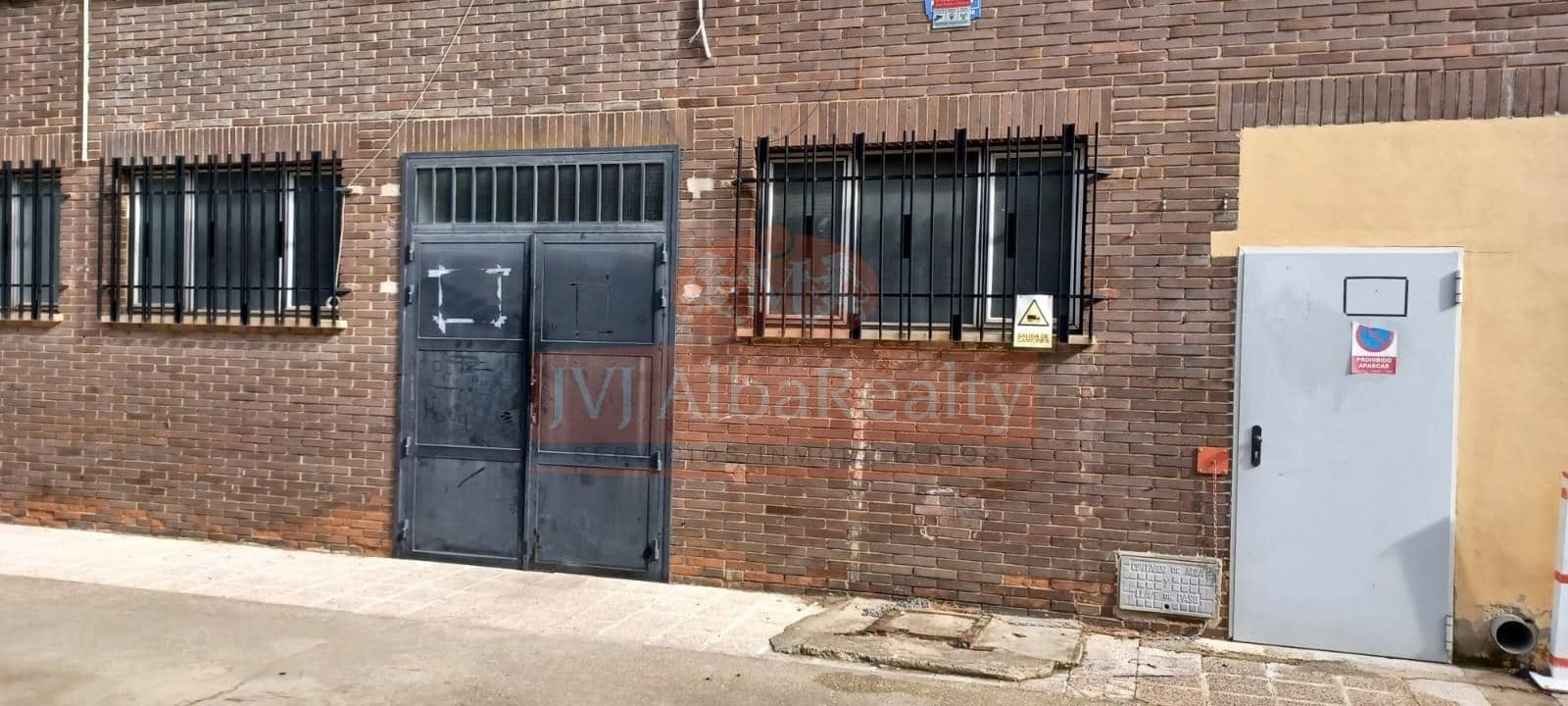 Commercial for sale in Albacete city - € 750,000 (Ref: 9723646)