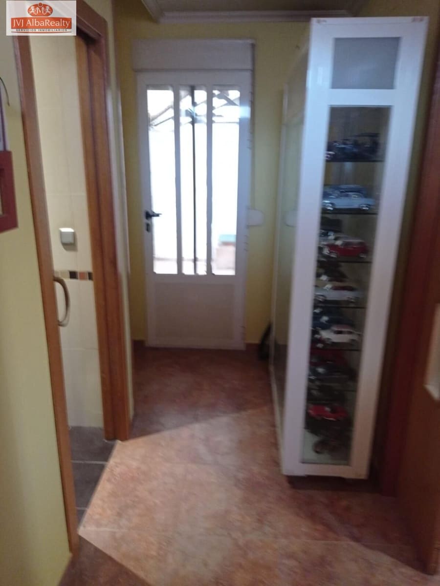 4 bedroom Terraced Villa for sale in Valdeganga with garage - € 150,000 (Ref: 9723652)